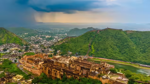 Amber Fort and Aravalli views near Jaipur — scenic context for corporate retreats and team offsites