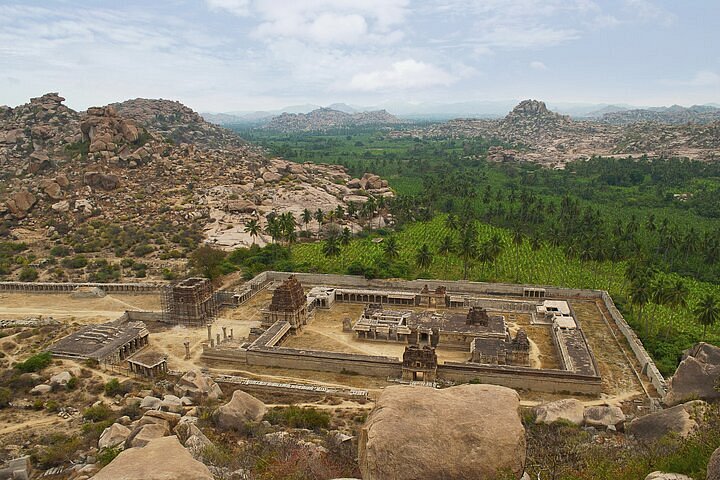Corporate offsite in Hampi – ancient Vijayanagara-era temples and granite boulder landscapes